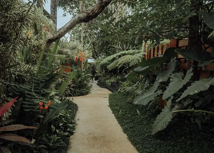 Alam Wayang - Chse Certified Resort